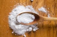 Baking soda helps with problems like dandruff, volume, hair growth, etc (Image by Racool_studio on Freepik)